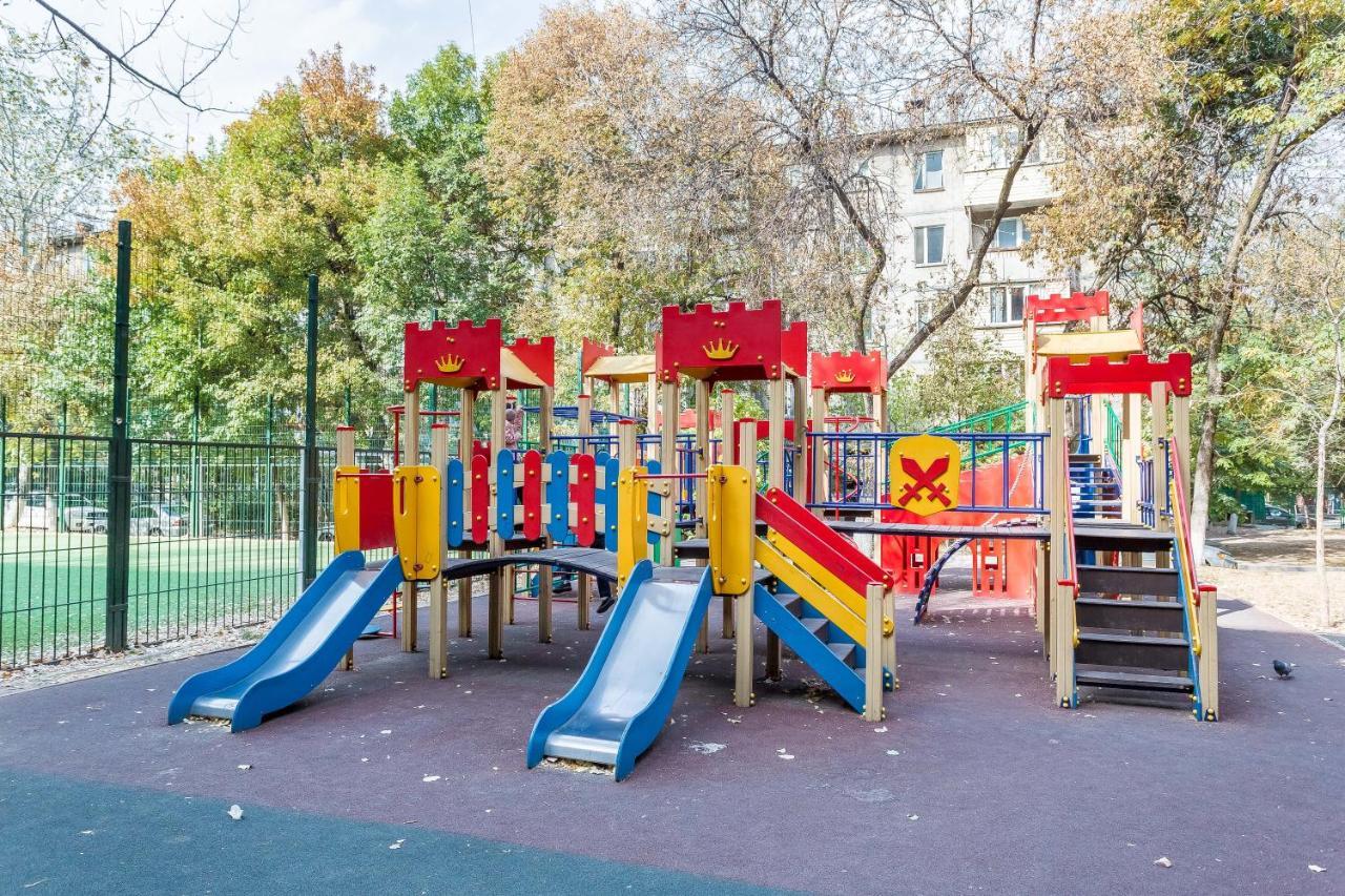 Стильная Квартира В Золотом Квадрате Almati Kültér fotó